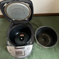 TIGER　タイガー　炊飯器　IH炊飯ジャー　JKH-U100　5.5合炊　1.0リットル　2012年製の画像