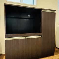 ダークブラウン収納棚の画像