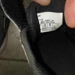 asics　アシックス　子供用　靴　黒　スニーカー　20cmの画像