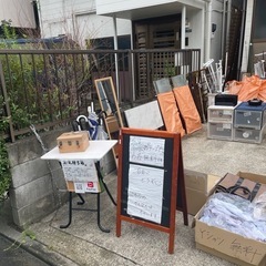0円　無料コーナー開放中　テレビ台　ワイシャツ　人形　の画像