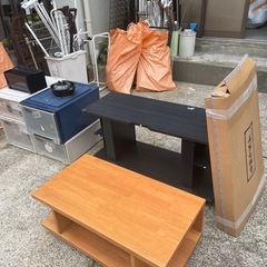0円　無料コーナー開放中　テレビ台　ワイシャツ　人形　の画像
