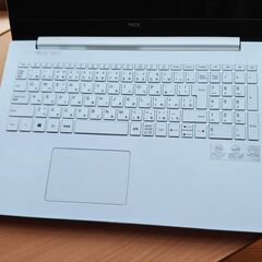 高性能 Nec Lavieノートパソコンの画像