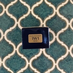 エスティローダー　ダブルウェア　1W1 ボーンの画像