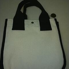 小さめバックの画像