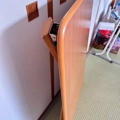 折りたたみテーブルの画像