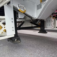 Jost トレーラー用補助脚　左右各1本ずつ計2本 の画像