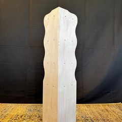 波形デザイン木製シェルフ
の画像