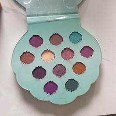 Disney The Little Mermaid Vibe With The Tide eyeshadow palette 12 Shadeの画像