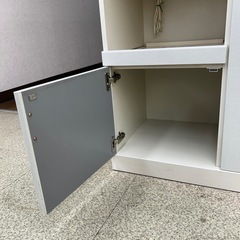 リユースのサカイ東金店 食器棚 3枚扉 白 ※左下小引出剥がれあり TJ13834の画像