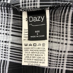 DAZYのチェック柄シアーシャツの画像
