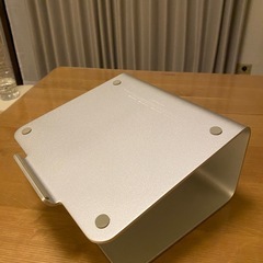 【elago】L2ラップトップスタンド / ノートパソコンスタンド / シルバー の画像
