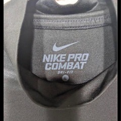 NIKEアンダーシャツ
の画像