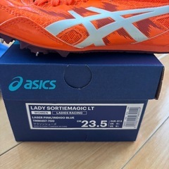 asics陸上トラック用スパイクの画像