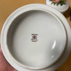蓋付き入れ物2個セットの画像