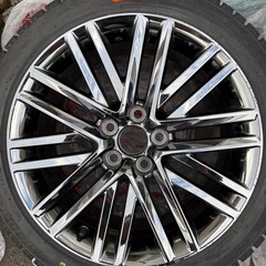 クラウンアスリート210系 純正オプションホイール（18インチ）に、ブリヂストン ブリザック VRX（225/45R18）を組み込んだスタッドレスタイヤ4本セットの画像