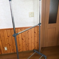 2段ハンガーラックの画像