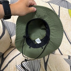 ワークマン　カーキ色の帽子の画像