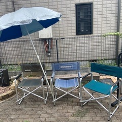  引き取り可能な時間をお知らせください。
差し上げます。キャンプ用品チェア　パラソルの画像