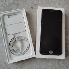 【新品・未使用】iPhoneSE 第3世代本体　128GB ホワイト　SIMフリーの画像