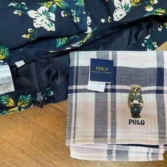 （セット品）未使用品ハンカチ&中古花柄アシンメトリーフレアスカートの画像