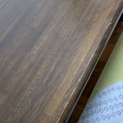 食卓テーブルの画像