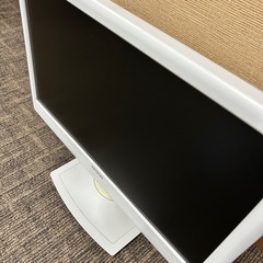 【受け渡し決定！】EPSON 一体型デスクトップパソコン Windows10 Pro 64bit HDD250GB メモリ4GB（電源ケーブルなし） の画像