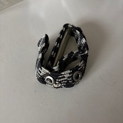 カポタスト　ギター　ゴムが伸びています。の画像