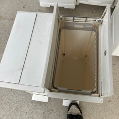 ゴミ箱　足踏み　蓋付きの画像