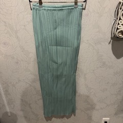 アダムエロペ ADAM ET ROPE  プリーツ タイト スカート の画像