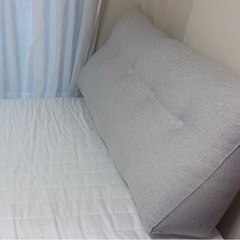 無印　足付きセミダブルベッドの画像