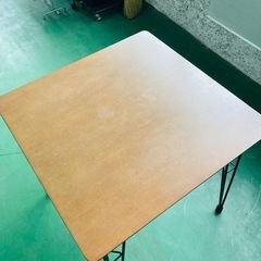 ニトリ　スクエア　ダイニングテーブル　2人掛け　カフェテーブル　コーヒーテーブル　天然木の画像