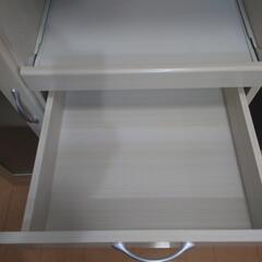 美品食器棚の画像