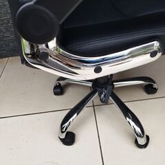【超美品・お届けも可能です】エグゼクティブチェア オフィスチェア ブレイズミニ 肘付き高機能チェア BLAZE-mini ブラックの画像