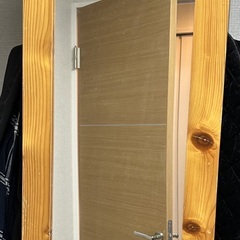 鏡付きラックの画像