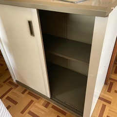 スチールキャビネット　キャビネット　収納庫　の画像