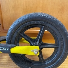 【外使用5回のみ】12インチ ストライダー 黄色 工具・説明書付きの画像