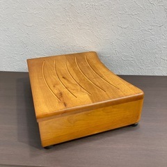 美品 木製玄関踏み台 高さ調節アジャスター付き 玄関ステップ 玄関台 の画像