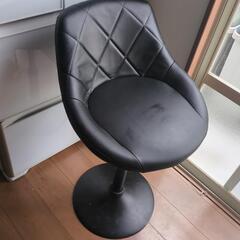 高さが変えれるイス　結構オシャレですよ。の画像