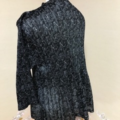 軽いブラウス　オシャレの画像