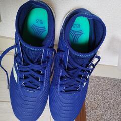 Adidas Predator フットサルの画像