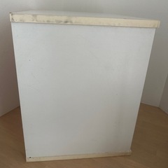 白い収納ボックスの画像