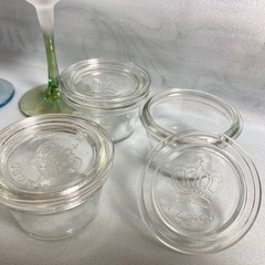 ワイングラス、醤油差し、ガラス容器の画像
