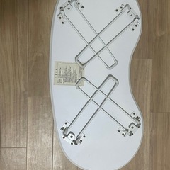 折りたたみ式テーブルの画像