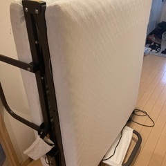 アイリスオーヤマ　折りたたみ電動リクライニングベッドの画像