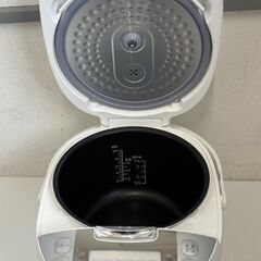 J2034【リユースのサカイ柏店】VERSOS　ベルソス　一升炊きマイコン炊飯ジャー VS-IT008WH ホワイト2020年製 クリーニング済の画像