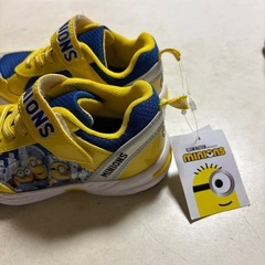 新品　ミニオンズ　靴　17センチの画像