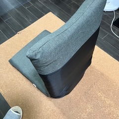 美品　 座椅子 チャコールグレー アイリスプラザ　幅約46×奥行約58×高さ約68cm  の画像
