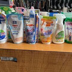 ★ 1個110円 ★ 圧縮袋 ネット ラップ アルミホイル 洗剤 トップ デントヘルス 美容液 ハンドソープ 食器洗剤 ミューズ マジックリン ルック おふろの洗剤 消臭スプレー キレイキレイ 育毛剤 マイペット 殺虫剤 トイレクリーナー 等の画像