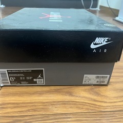 NIKE AIR JORDAN 11ジムレッドの画像