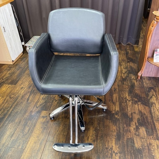 美容室　スタイリングチェア
